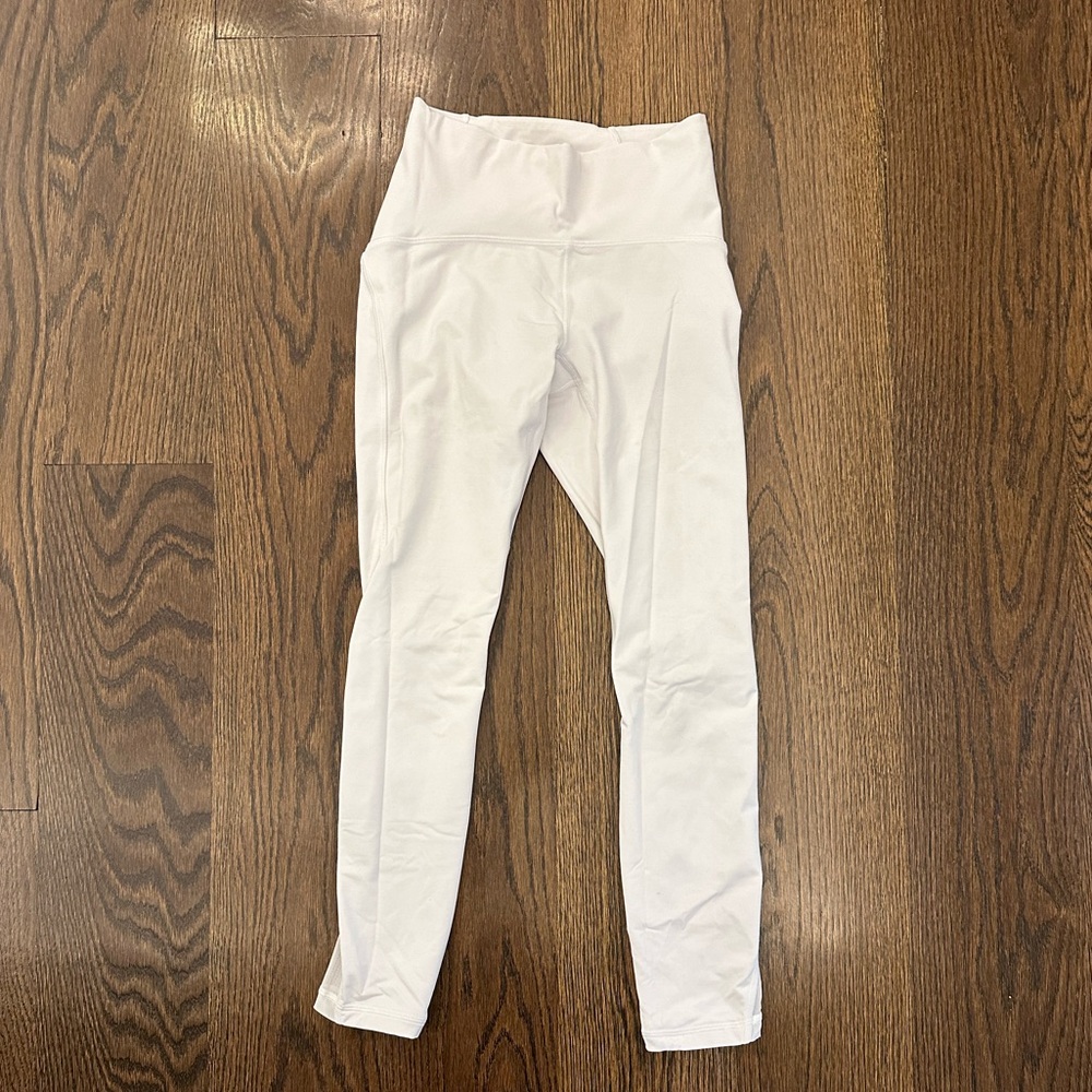 Lululemon white 7/8 leggings - great condition - size 4